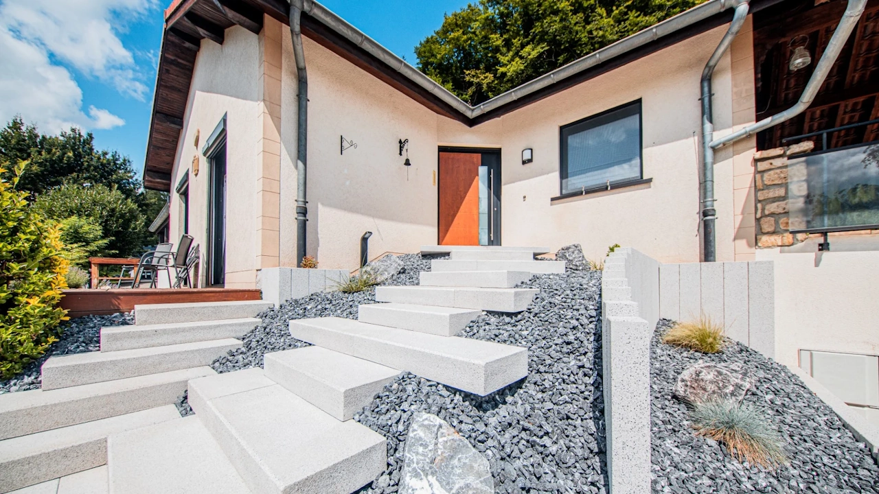 AdobeStock_331978459